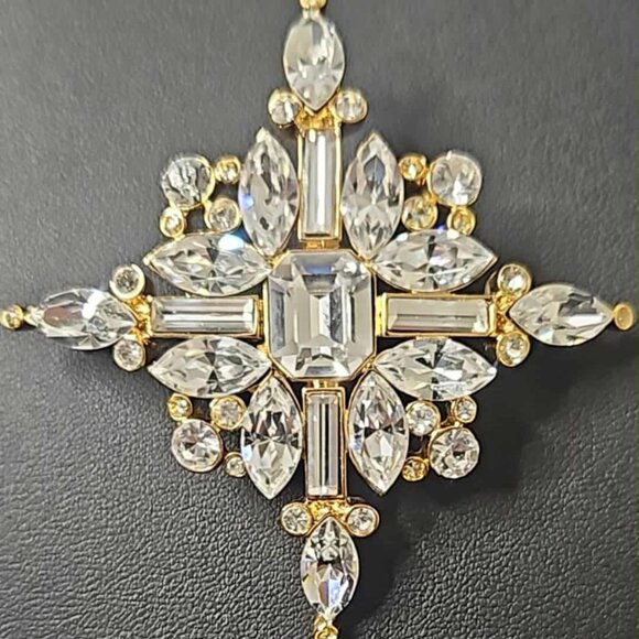 Trifari Jewelry - Signed Vintage Trifari